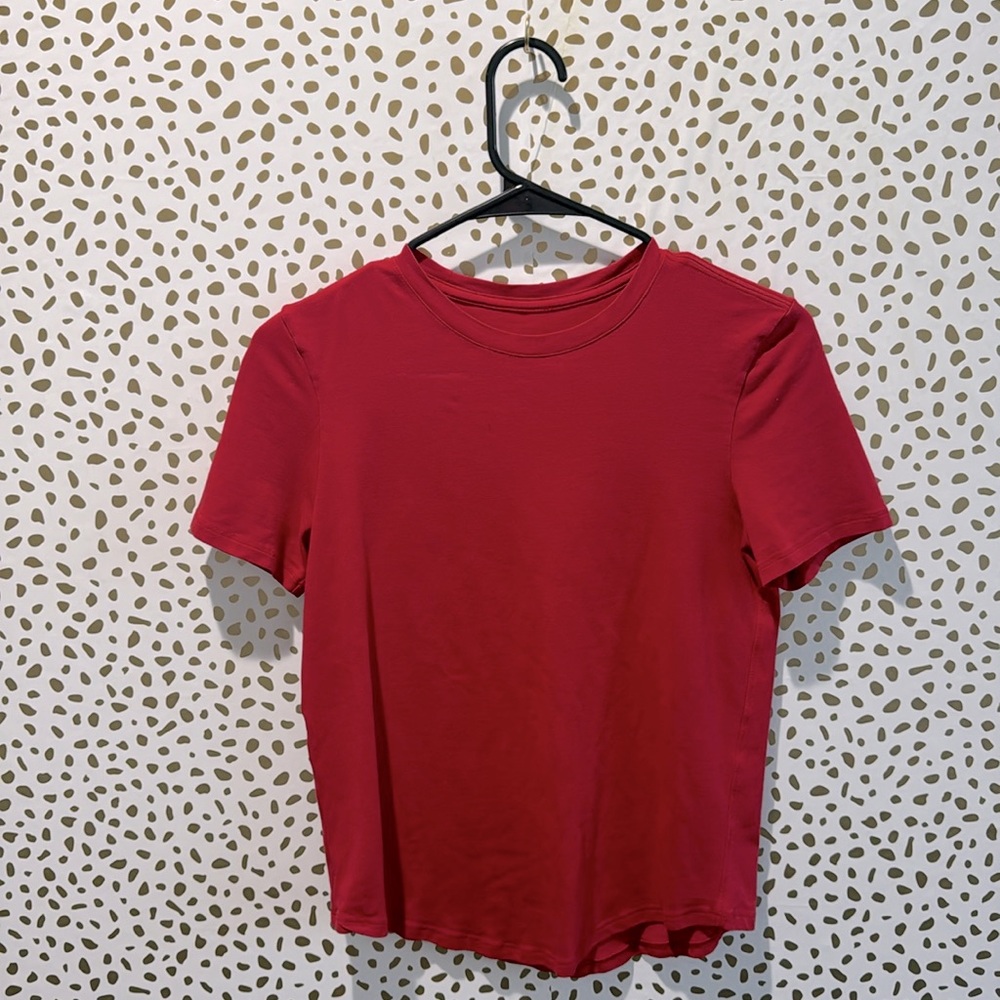 RED LULULEMON T-SHIRT NO TAG WOMENS SIZE 0
